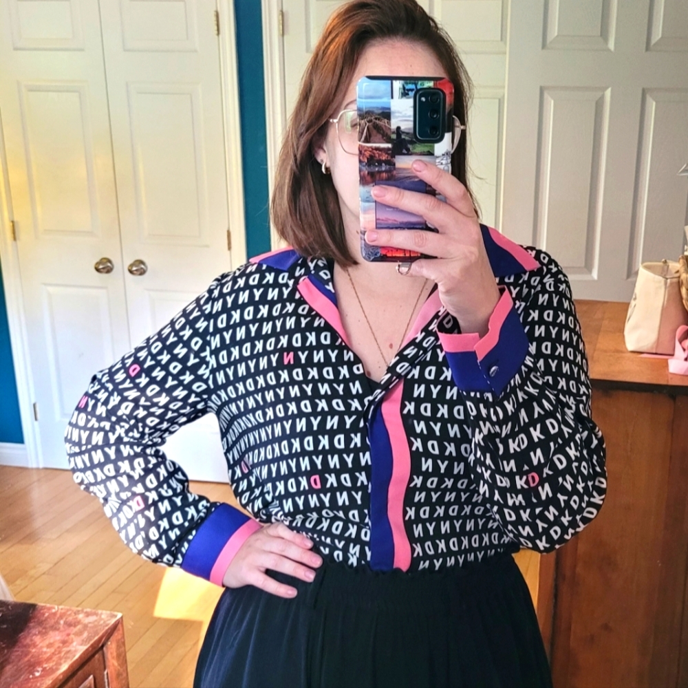 DKNY Stylish Blouse Size Large